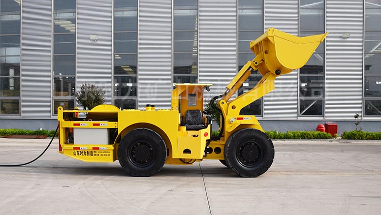 1方電動(dòng)鏟運(yùn)機(jī)